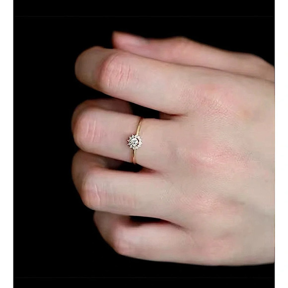 NEW Women's 14k Gold Filled Micro Simulated Diamond Sunflower Ring Size 7 - Picture 7 of 14